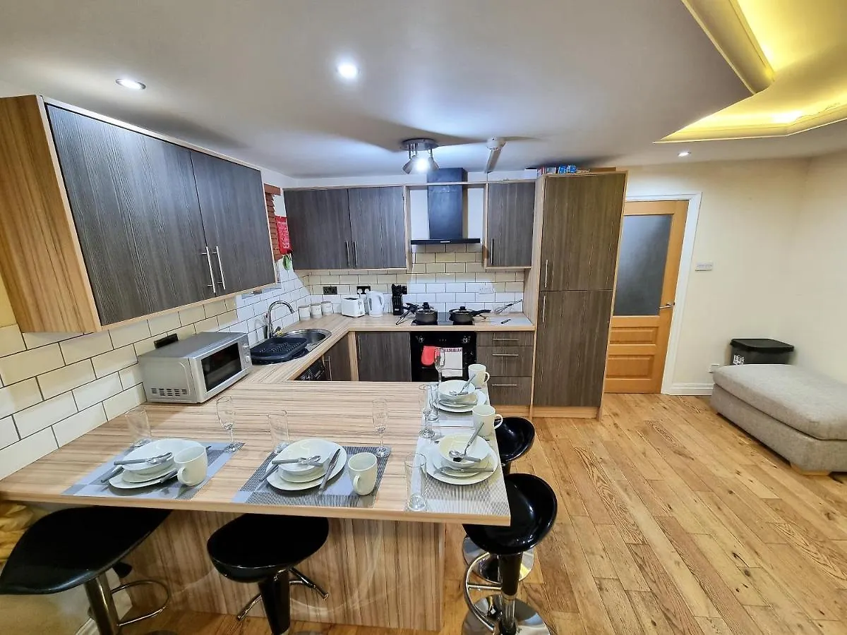 *F43Nh* Setup For Your Most Relaxed & Cosy Stay + Free Parking + Free Fast Wifi * Leeds  0*, Leeds (West Yorkshire)